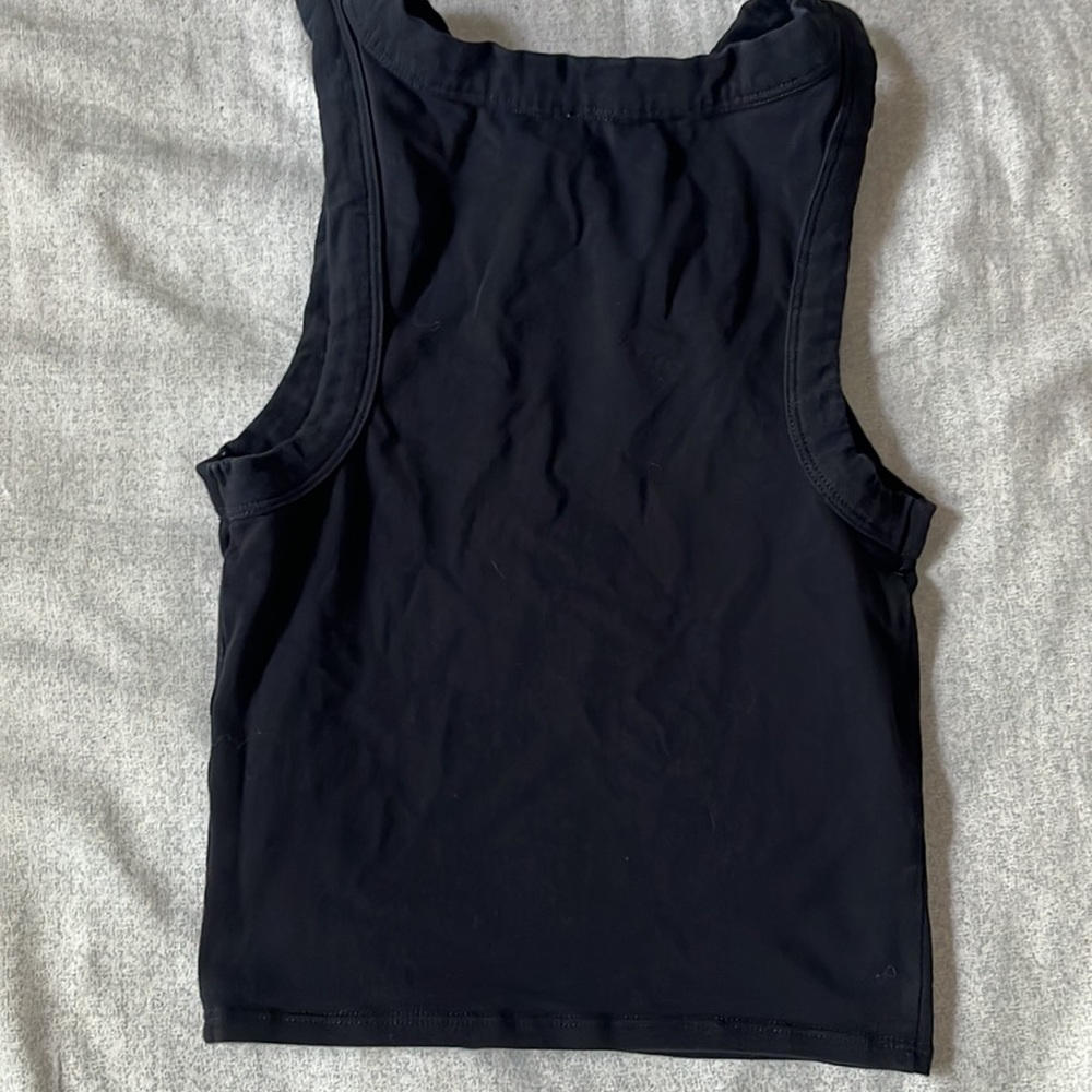 Express Mesh Crop Top - Picture 4 of 5